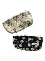 Trousse de maquillage brodée fleurie pâquerettes punch needle présentation petits modèles Trousse de maquillage brodée fleurie pâquerettes punch needle présentation petits modèles