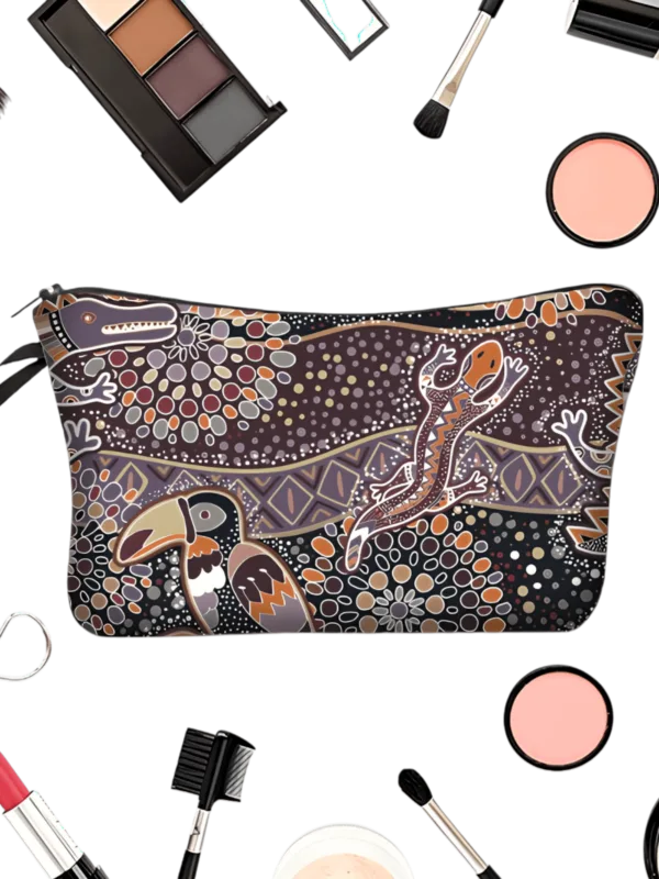 Semplice trousse etnica tribale con motivo di tucano e salamandra