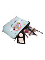 Trousse imprimée licorne simple fille démonstration avec maquillage Trousse imprimée licorne simple fille démonstration avec maquillage