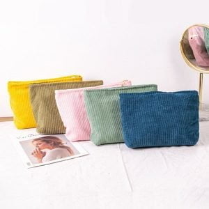 Trousse de toilette femme velours chic couleur unie présentation