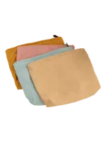 Bunte Samtetuis für Frauen, Toiletten und Make-up in Pastellfarben Bunte Samtetuis für Frauen, Toiletten und Make-up in Pastellfarben