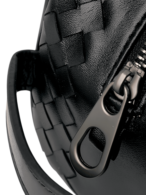 Trousse de toilette en cuir tressé noir homme simple compartiment (12)