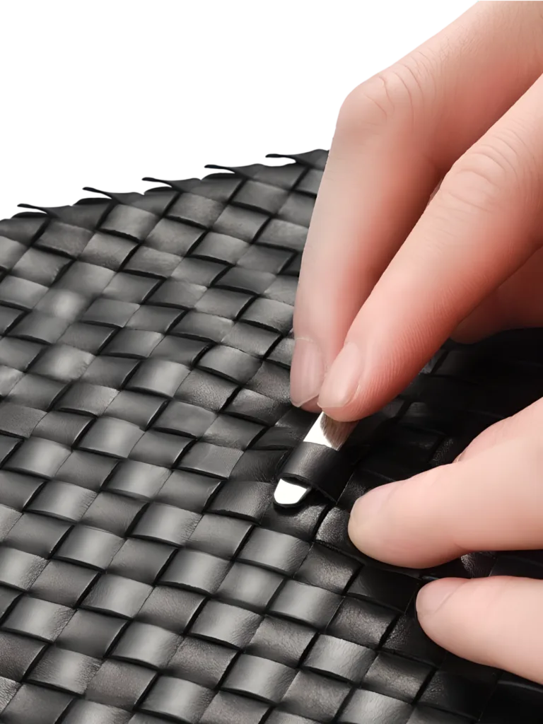 Trousse de toilette en cuir tressé noir homme simple compartiment (9)