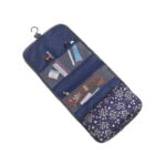 Trousse de toilette a suspendre fleurie couleur bleu marine 1