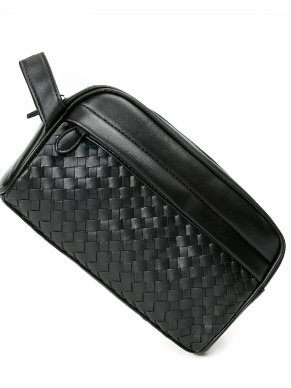 Trousse de toilette noire tressée simple vue transversale