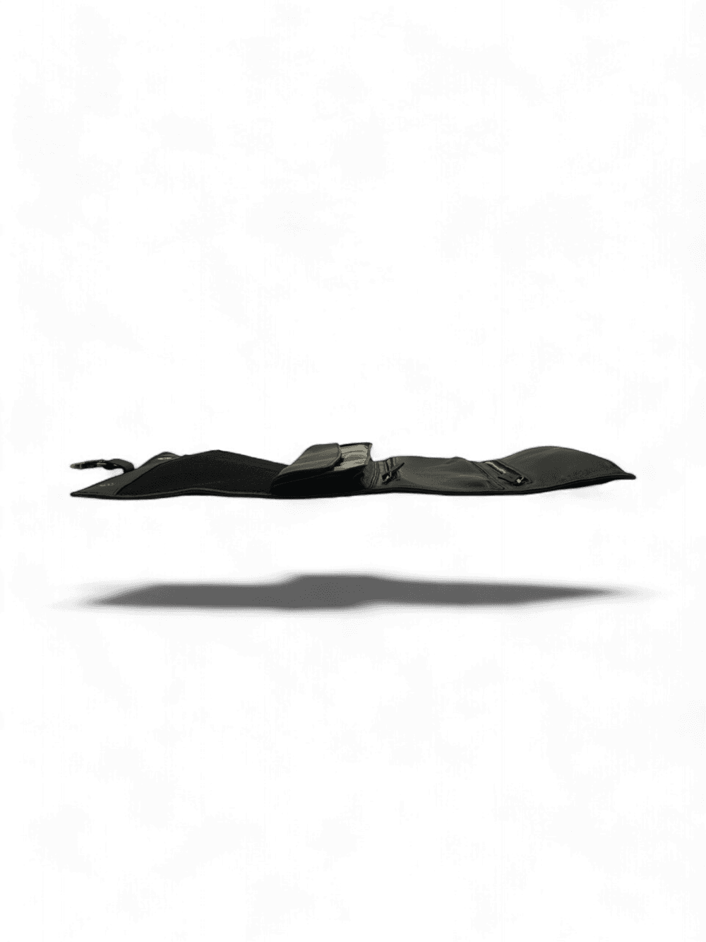 Trousse barbier pliable à suspendre levitation allongée Trousse barbier pliable à suspendre levitation allongée