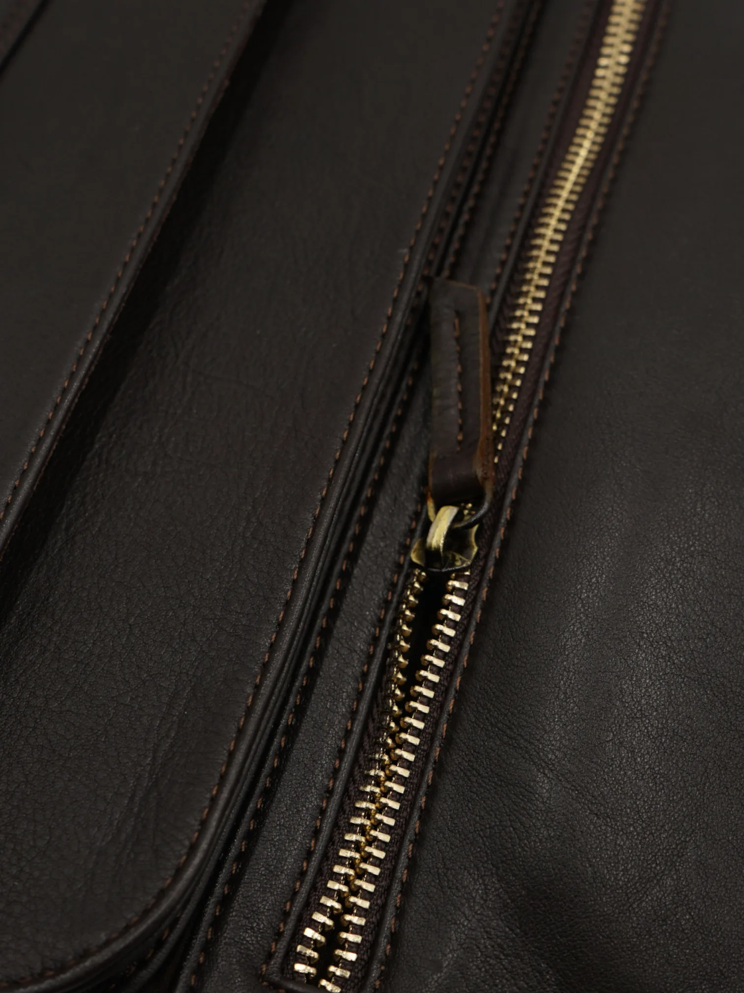 Trousse toilette homme vintage cuir pliable zoom détails