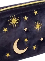 Trousses nuit étoilée en velours détails broderie étoiles Trousses nuit étoilée en velours détails broderie étoiles