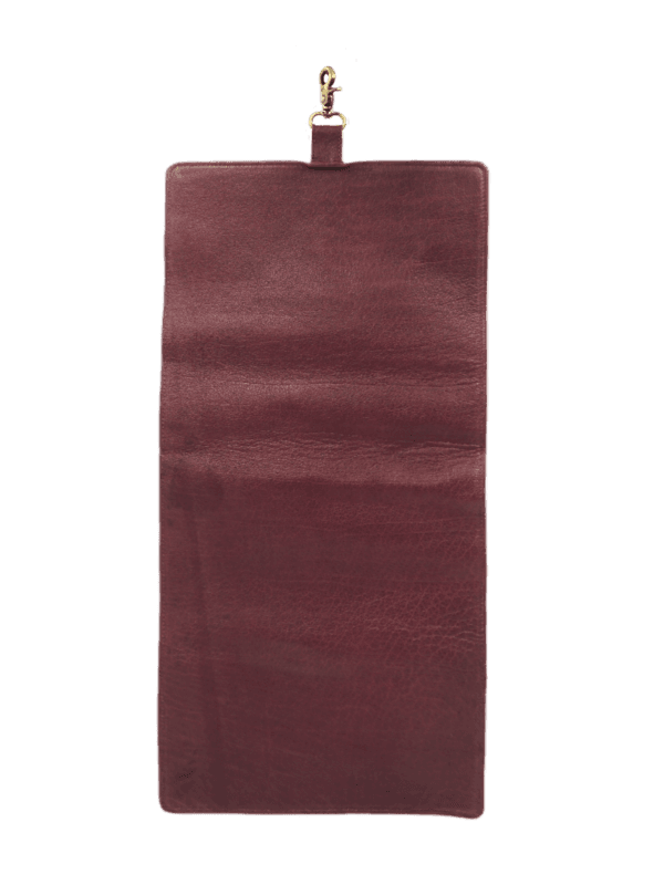 Trousse de toilette femme à suspendre en cuir rouge vue arrière