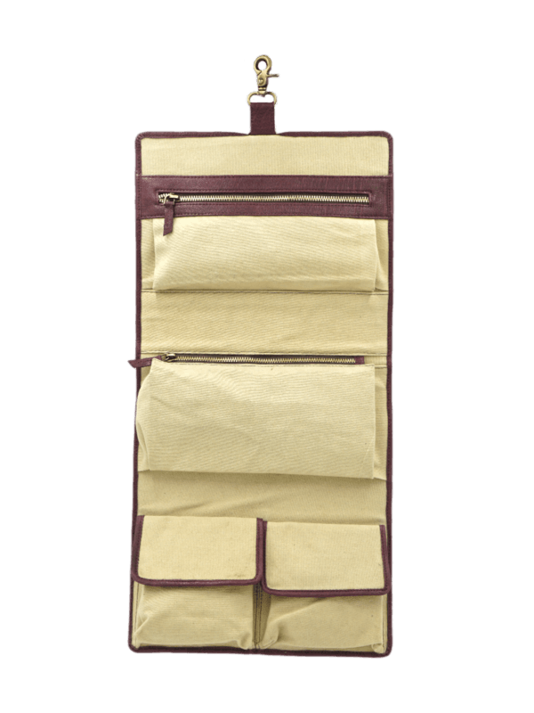 Trousse de toilette femme à suspendre en cuir rouge vue avant présentation