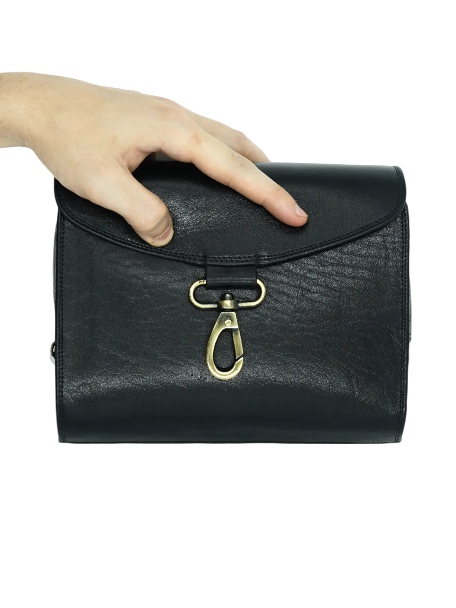 Trousse de toilette homme en cuir à suspendre noir avec compartiments repliée 2