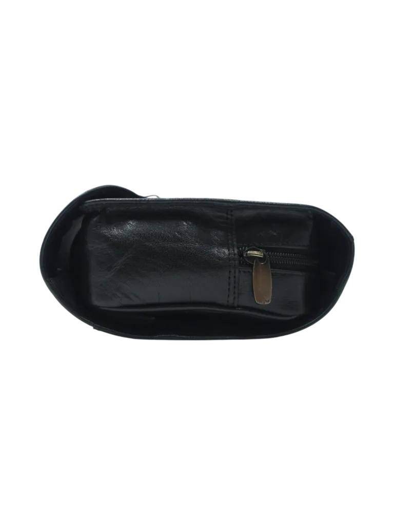 Trousse de toilette homme en cuir à suspendre noir avec compartiments repliée 3