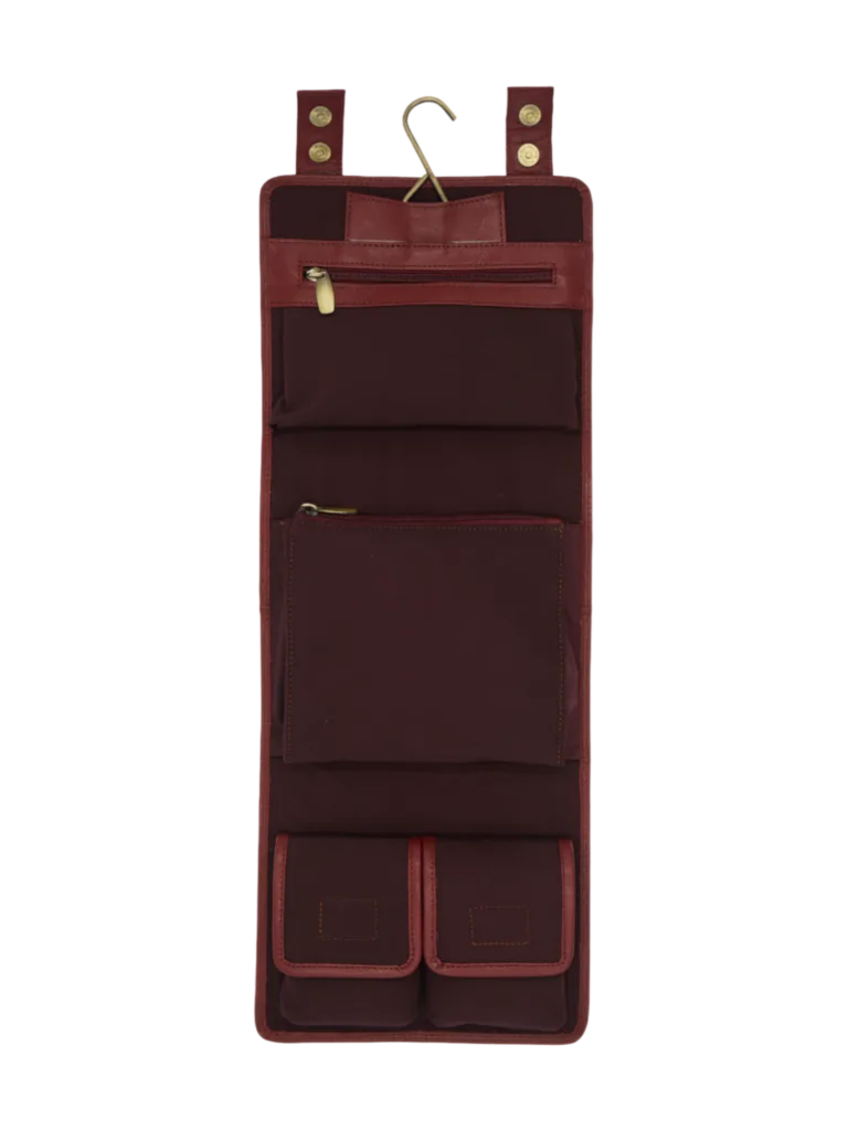 Trousse de toilette maquillage en cuir pour femme à suspendre avec quatre compartiments voyage tannage végétal rouge