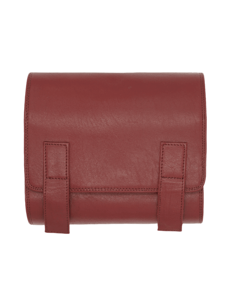 Trousse de toilette maquillage en cuir pour femme à suspendre avec quatre compartiments voyage tannage végétal rouge photo repliée vue de dessus 1