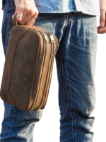Trousse de toilette en cuir double compartiment pochettes interieures tannage vegetal couleur brun design elegant pour homme 1.png Trousse de toilette en cuir double compartiment pochettes interieures tannage vegetal couleur brun design elegant pour homme 1.png