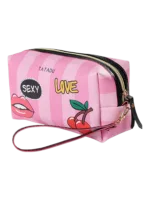Trousse de toilette femme simple fashion rose avec motifs de bouches et cherries en rose douce avec poignee 1.png Trousse de toilette femme simple fashion rose avec motifs de bouches et cherries en rose douce avec poignee 1.png