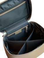 Vanity maquillage en cuir artisanal colorée avec pochettes et compartiments intérieurs Vanity maquillage en cuir artisanal colorée avec pochettes et compartiments intérieurs