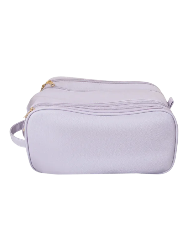 Trousse de toilette et maquillage grande ouverture pour femme avec compartiments en couleur blanche et douceur texture